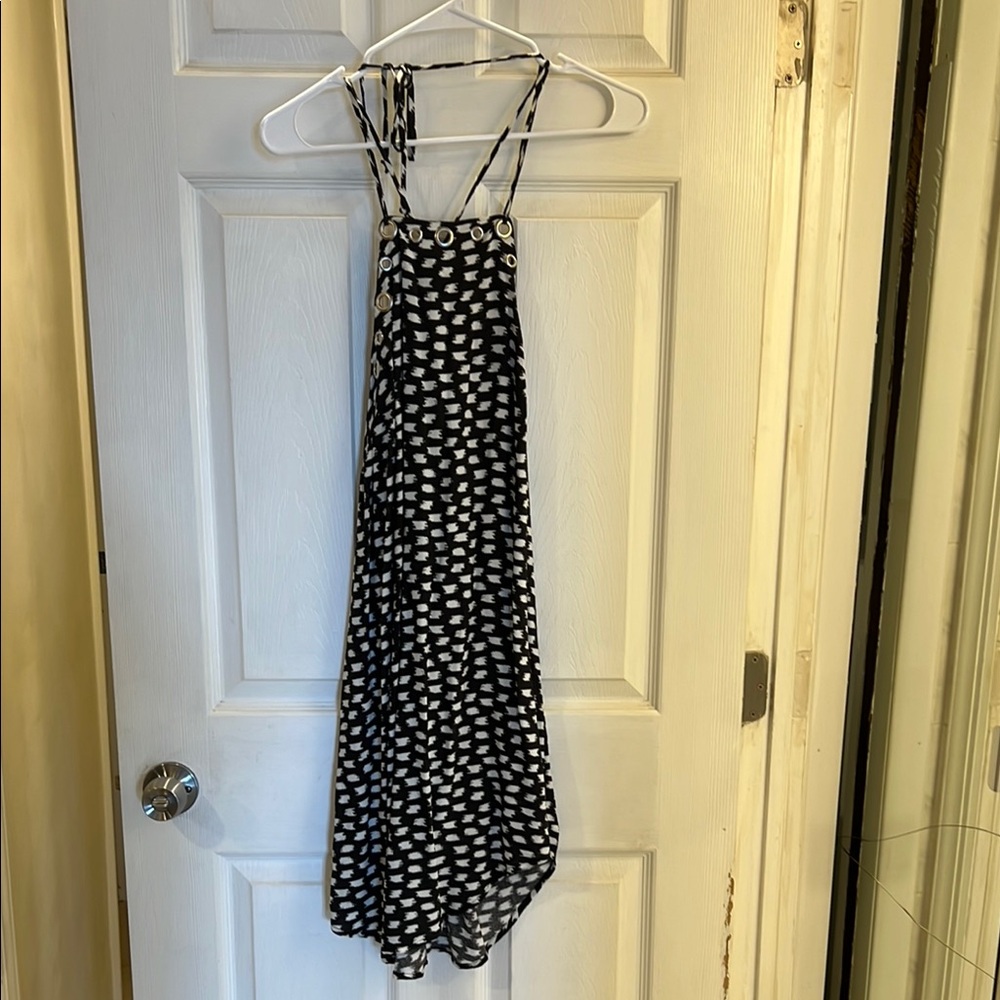 Elegant Black and White Patterned Dress